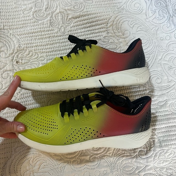 Crocs LiteRide Pacer Shoe Sneaker Mesh Color Dip  Red Yellow Mens 9 - Picture 2 of 9